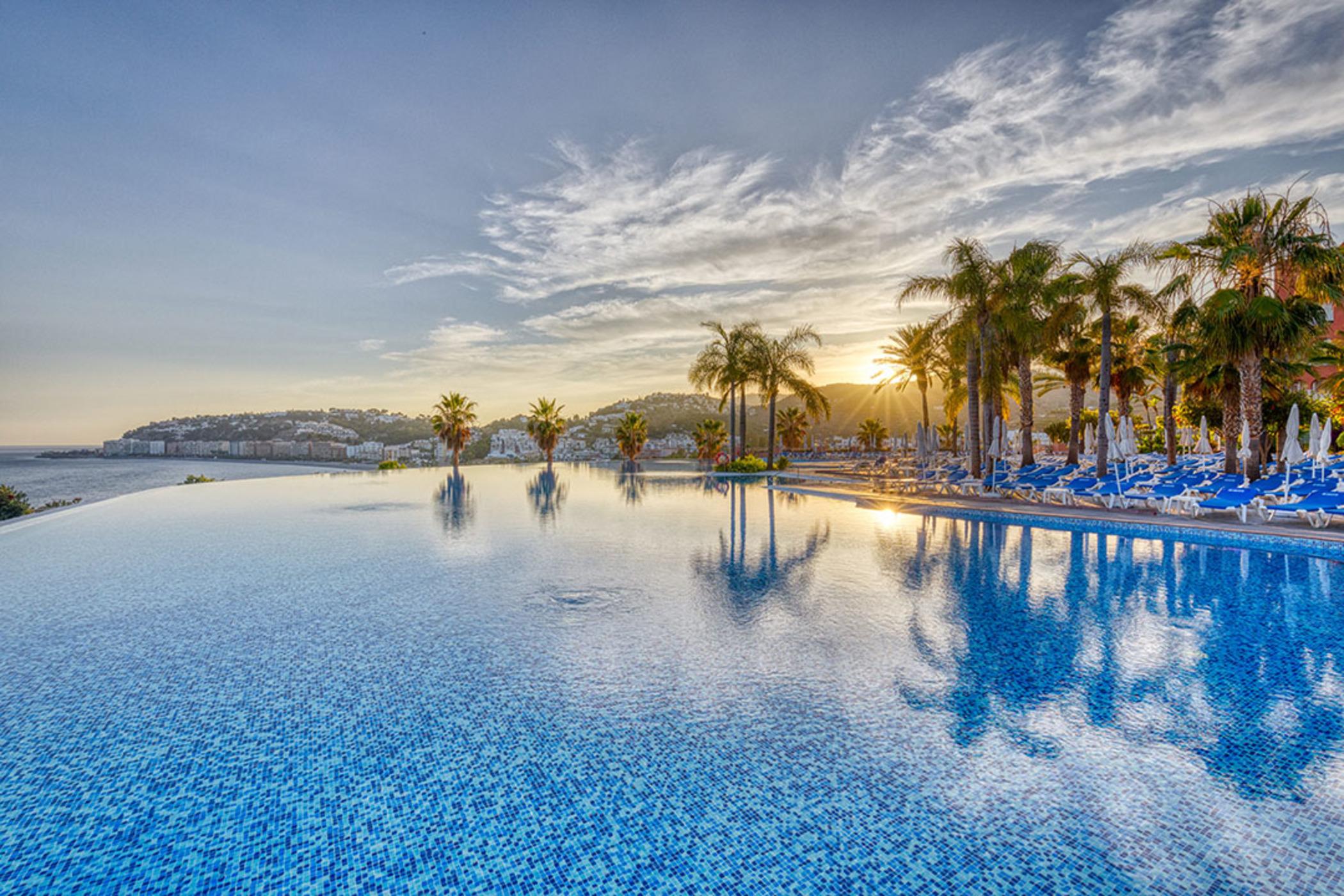 Playacálida Spa Hotel Luxury Almunecar Bagian luar foto